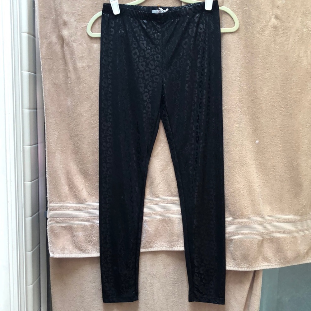 NWOT Poof!  Woman’s Black cheetah leggings